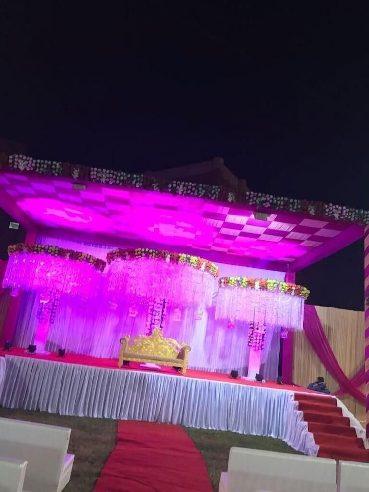 undefined Hotel Royal Inn 3