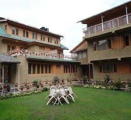 Hotel Madhuban Double Bed Single Room 4