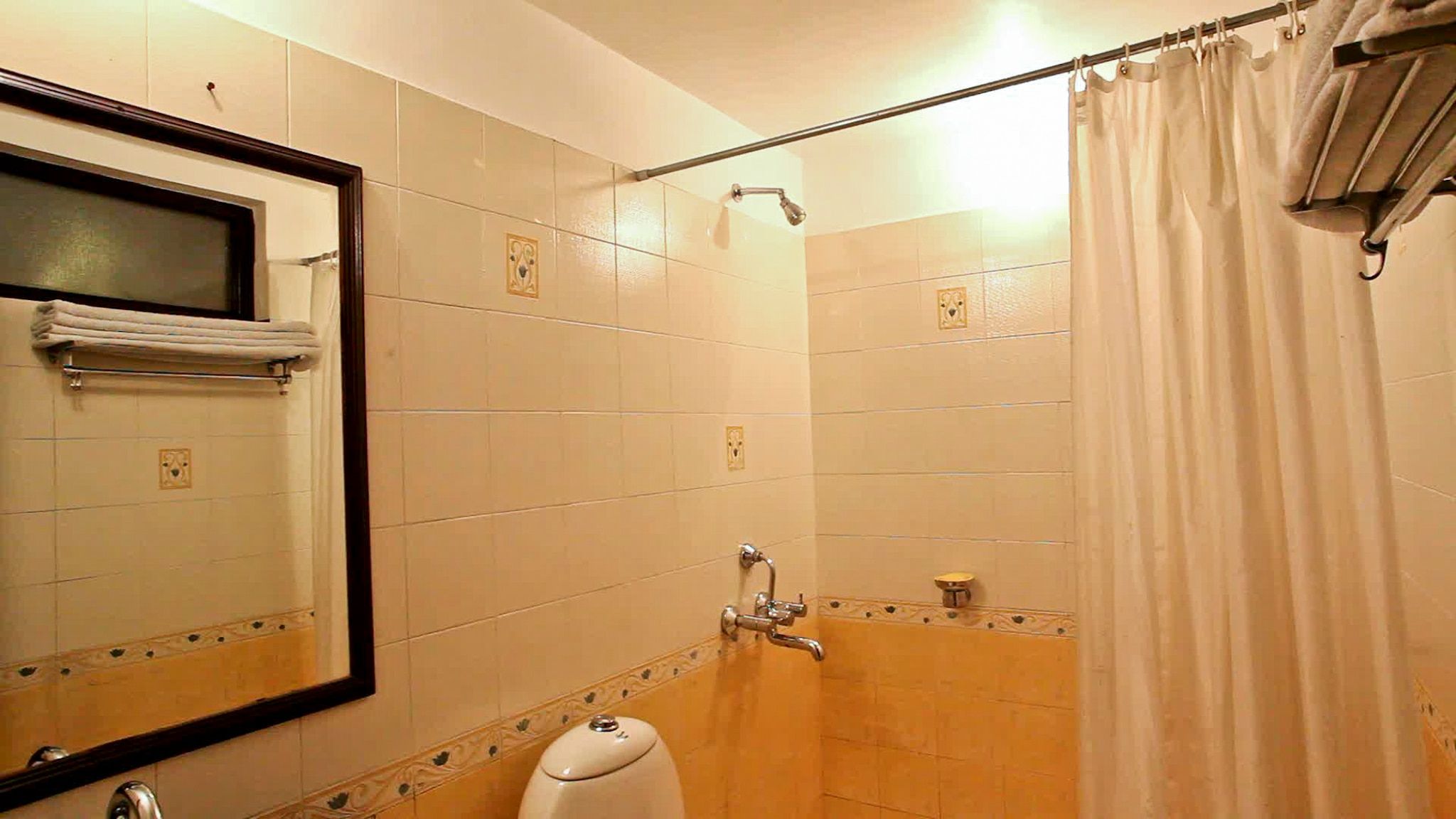 Hotel Krishna Luxury Room 10