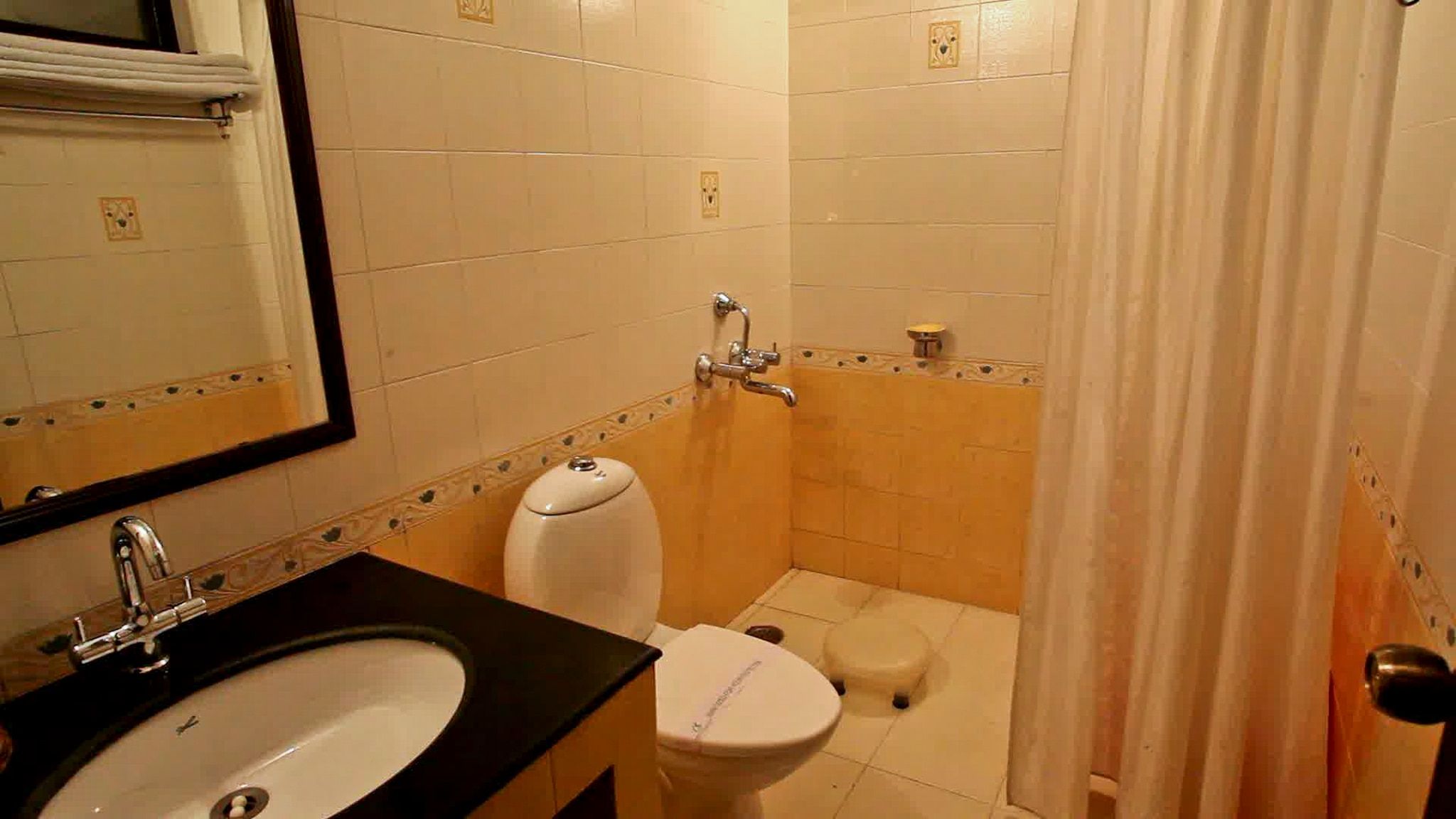 Hotel Krishna Luxury Room 11