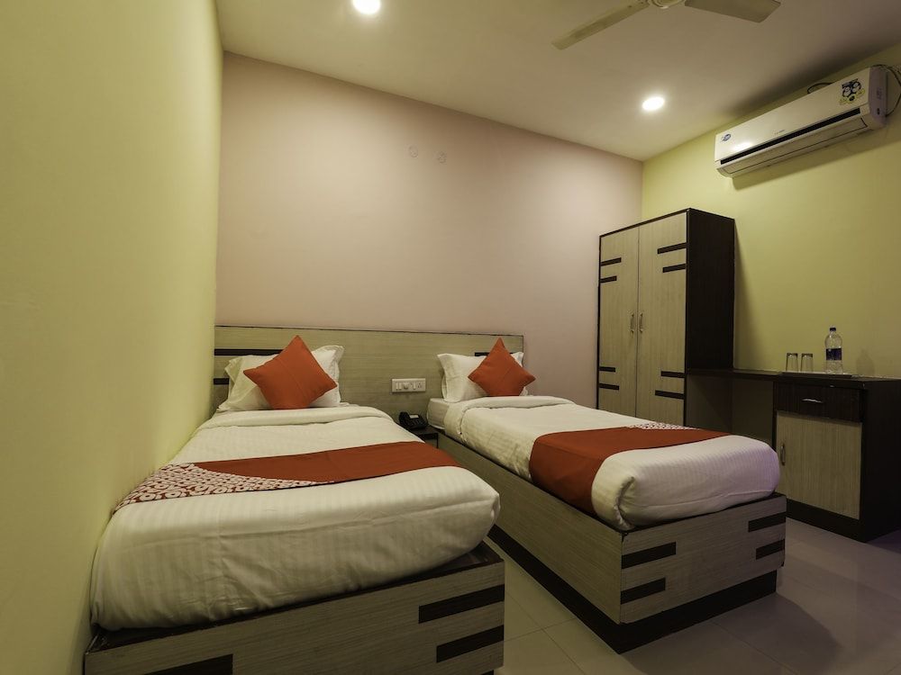 undefined OYO 16083 Athidi Grand 10