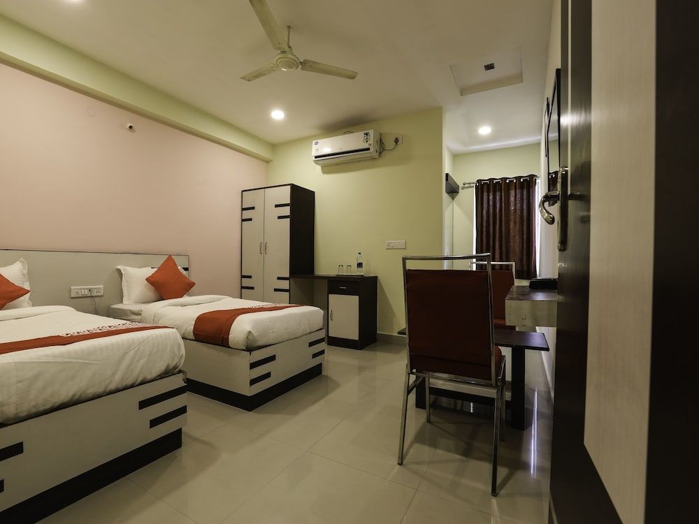 OYO 16083 Athidi Grand Double or Twin Room 14