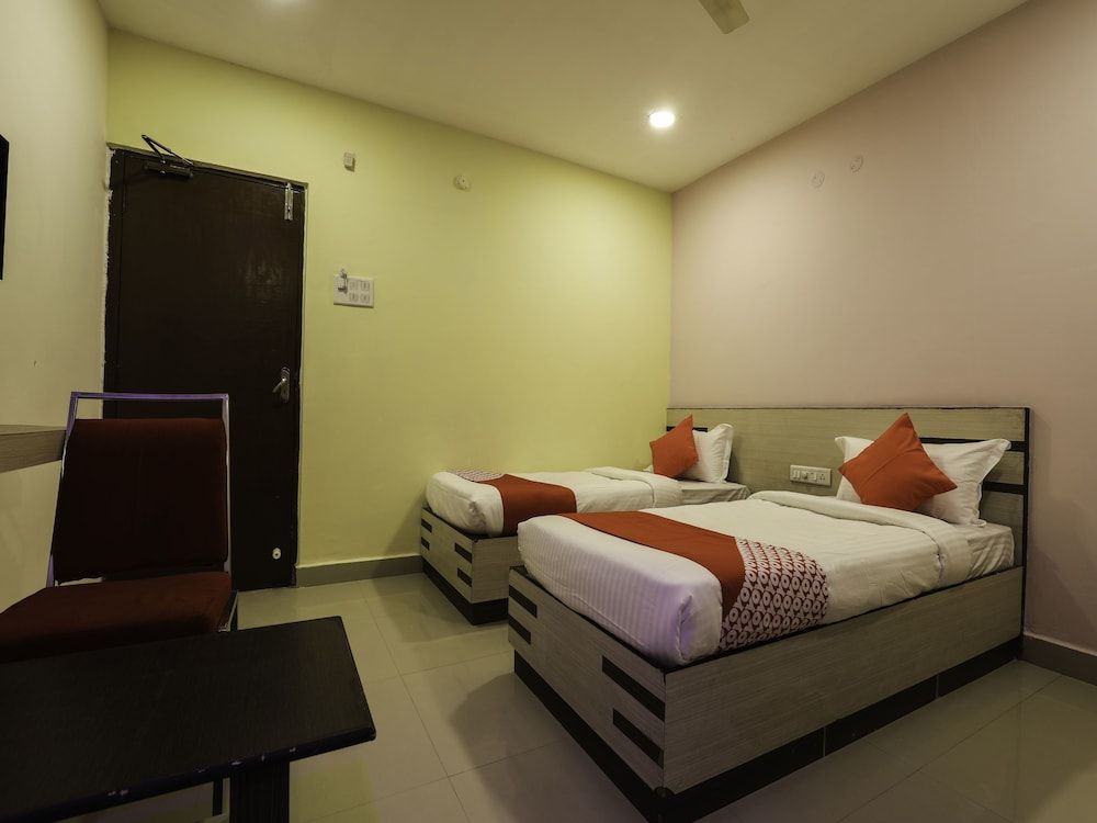 OYO 16083 Athidi Grand Double or Twin Room 8