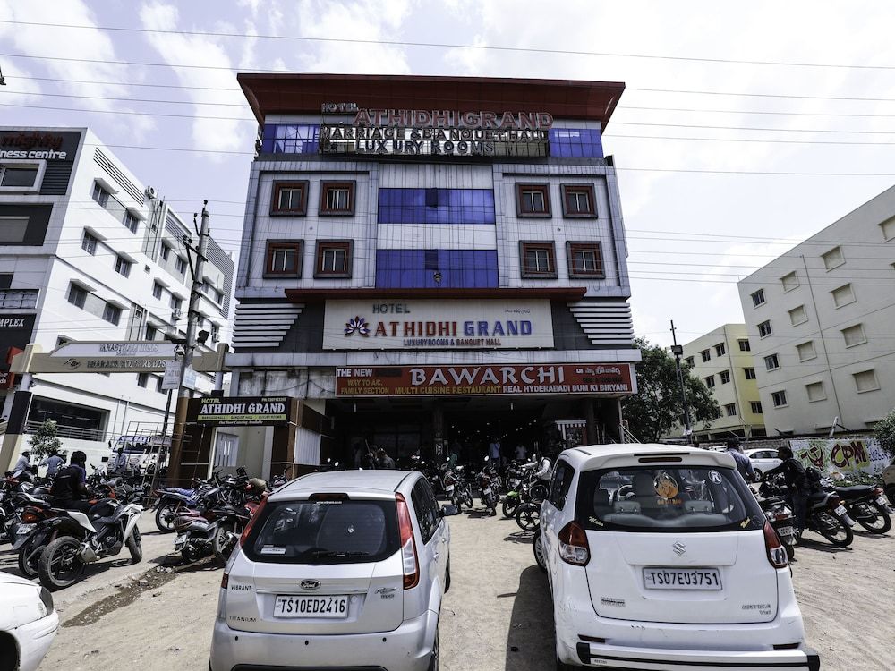 undefined OYO 16083 Athidi Grand