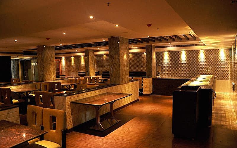 Food & Dining