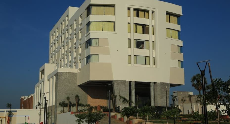 Dhanalakshmi Srinivasan Hotel