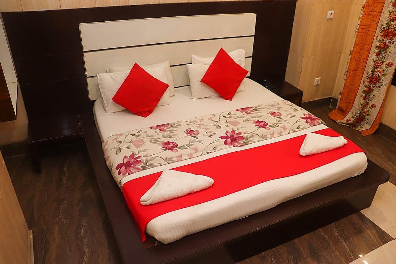 Hotel Shri Hari Standard Room 3