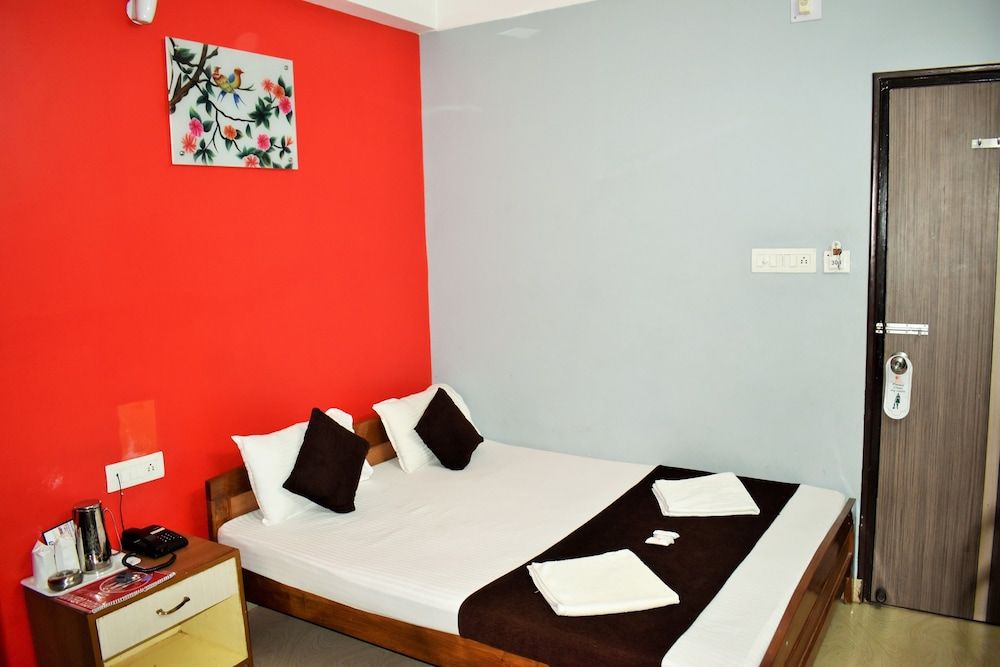 Hotel Debjyoti Standard Double Room (Non AC) 2