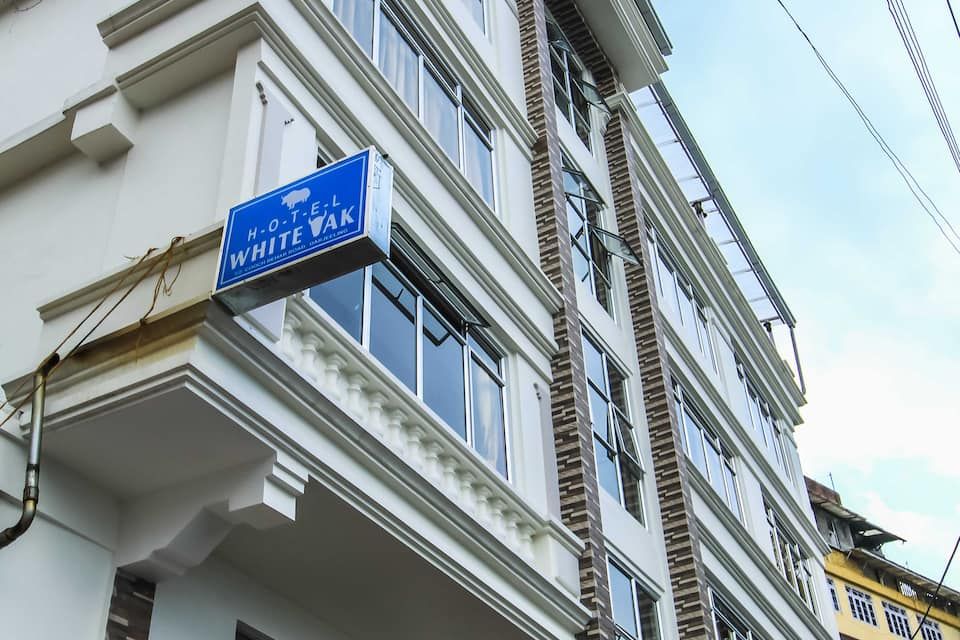 undefined Hotel White Yak 9