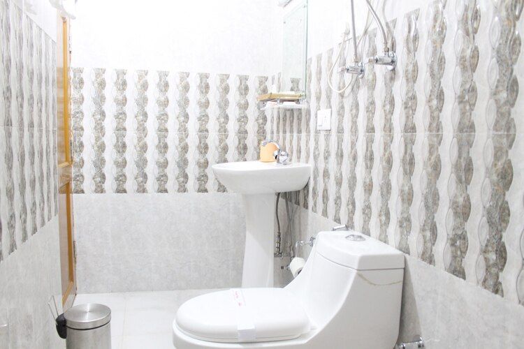 Hotel White Yak Deluxe Double Room 9