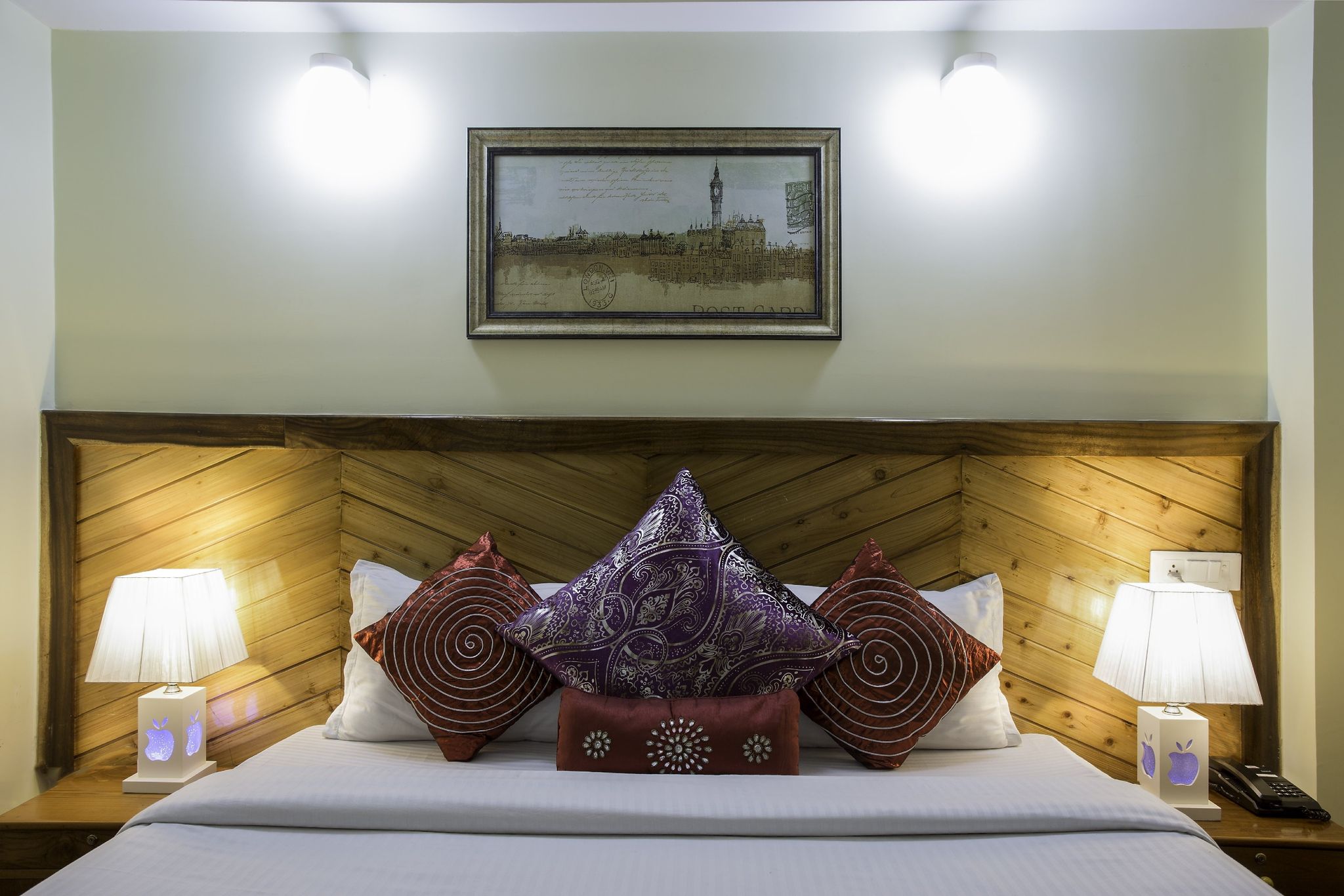 Hotel White Yak Deluxe Double Room 3