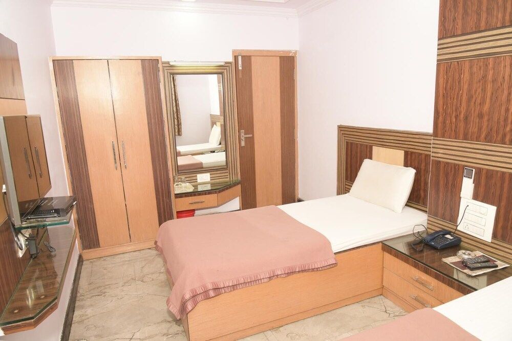 undefined Hotel Rahul 6