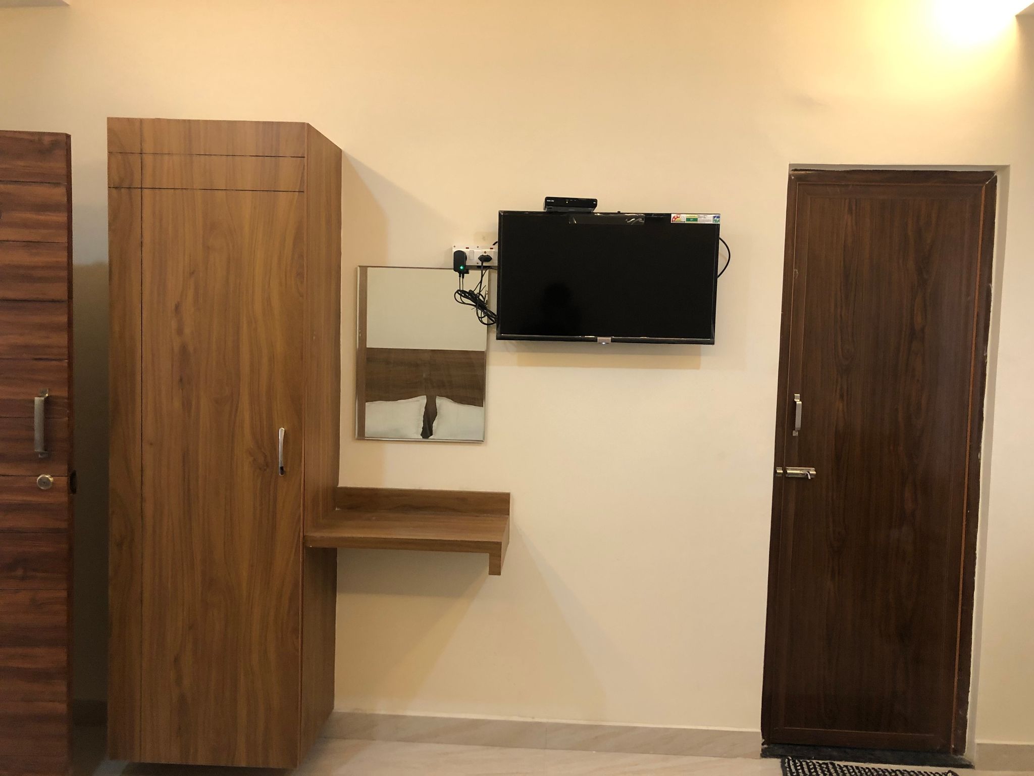 Veekay Regency Double Non AC 3