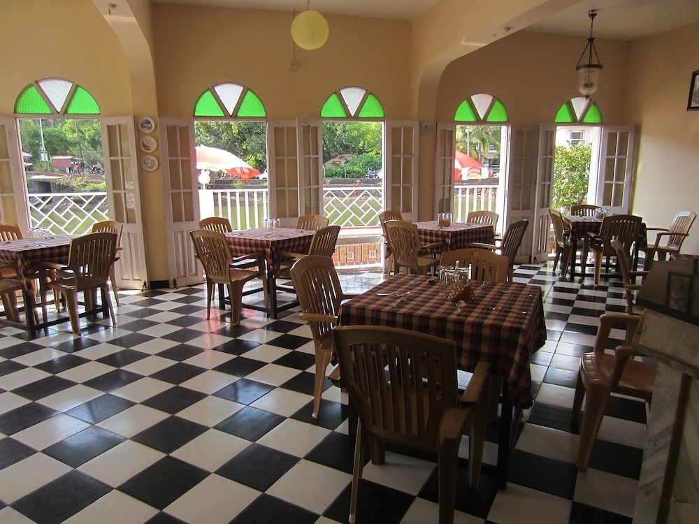 undefined Hotel Riverside 3