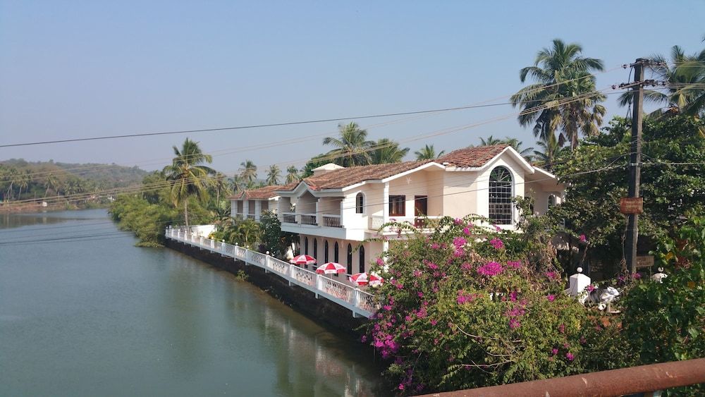 undefined Hotel Riverside 2