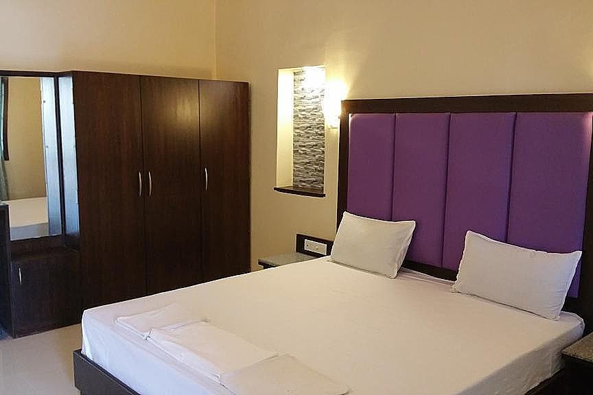 undefined Hotel Riverside 8