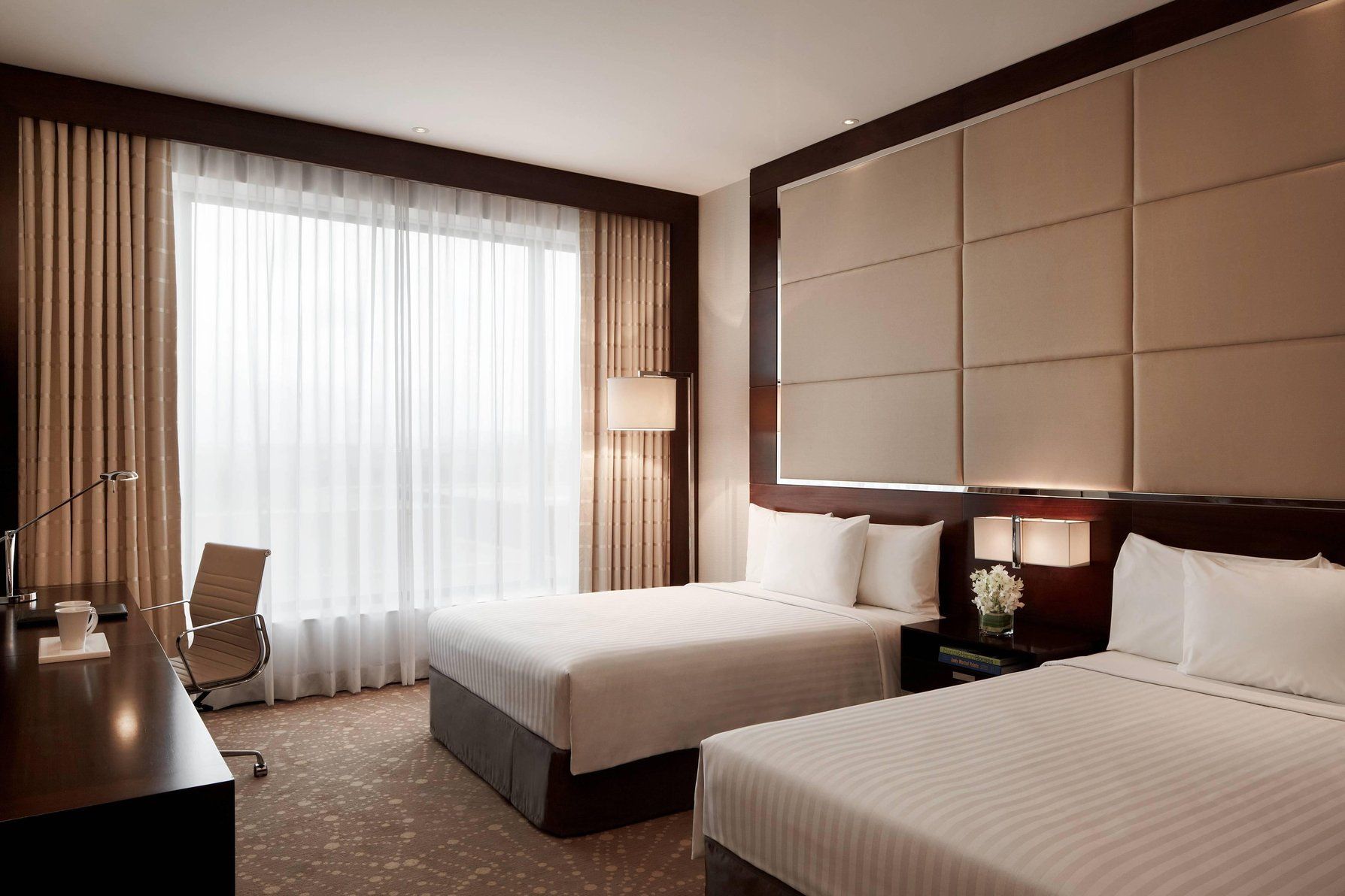 Twin/Twin Executive & Deluxe Guest Room 