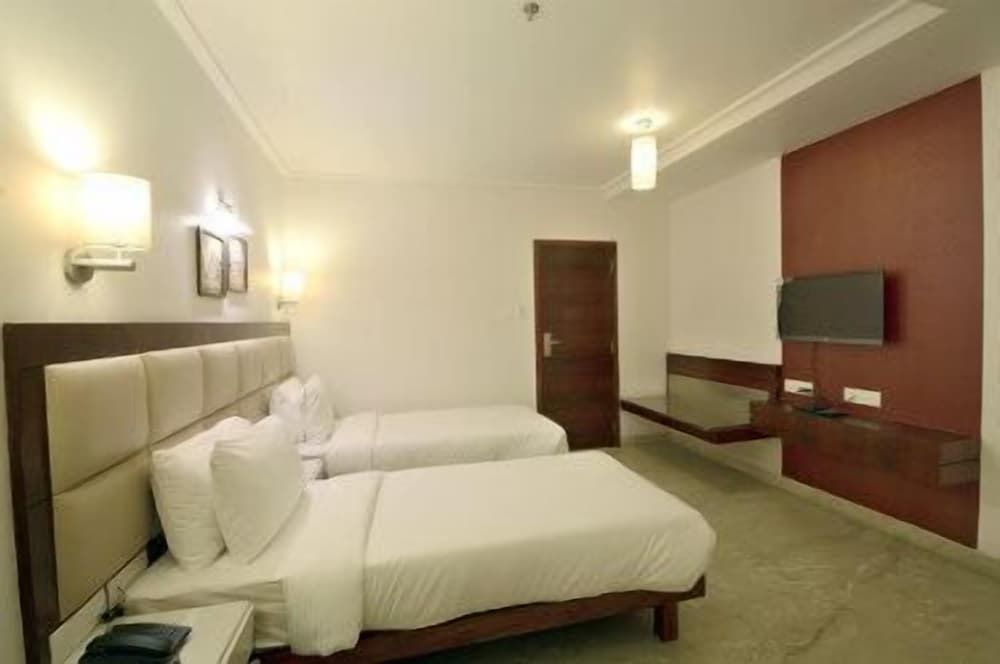 Supreme Room