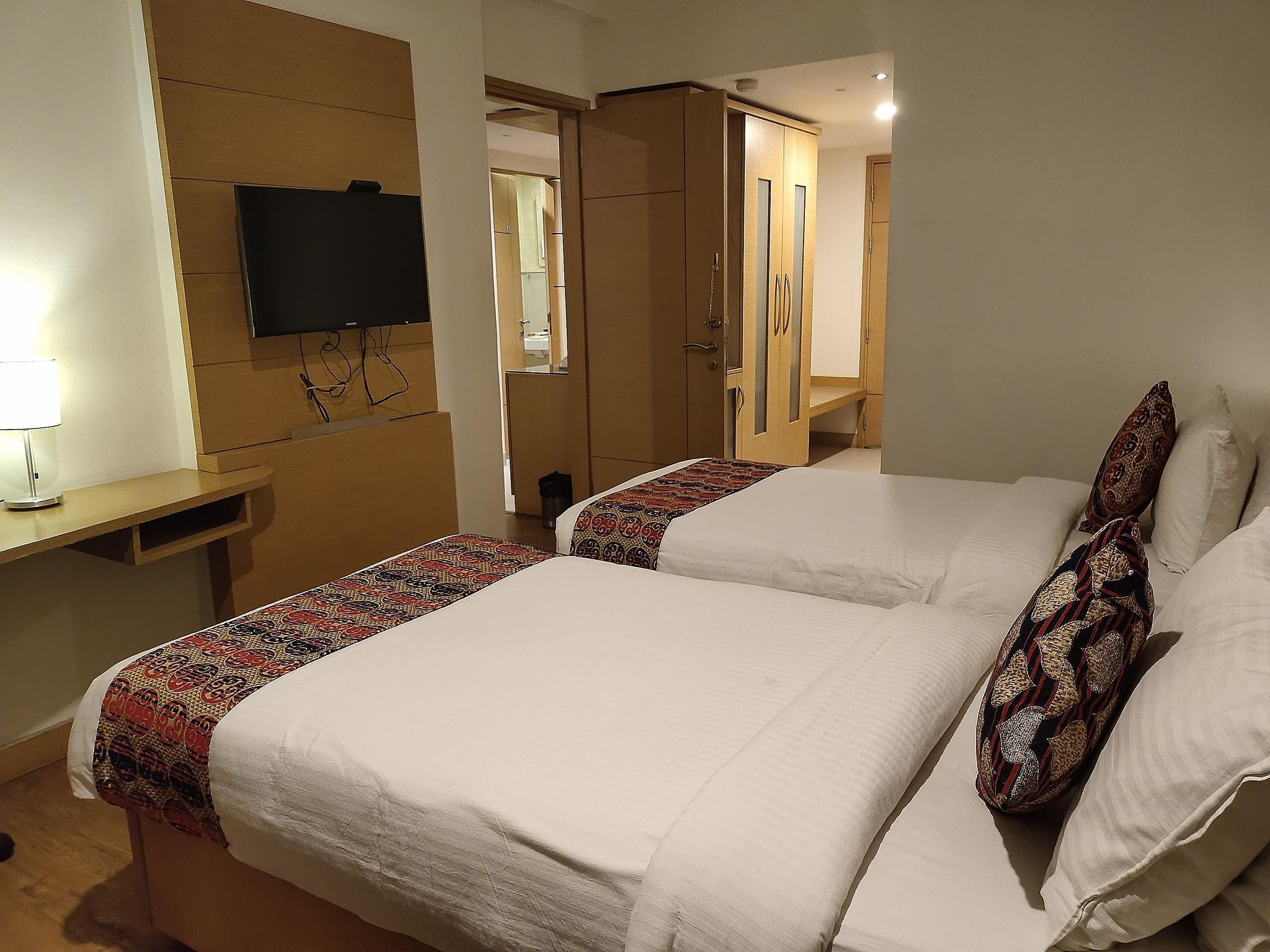 Twin Bed Room