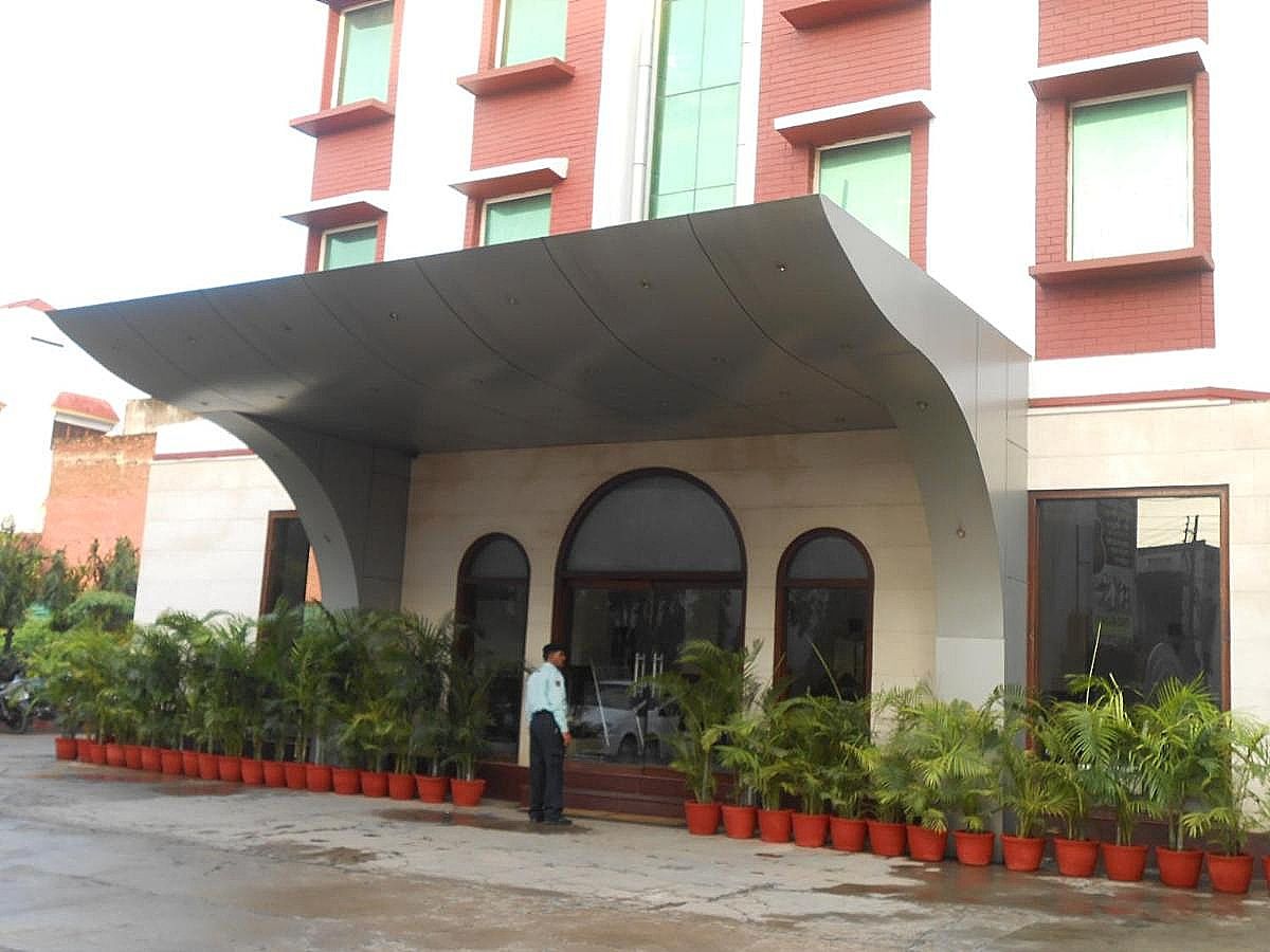 Hotel Exterior