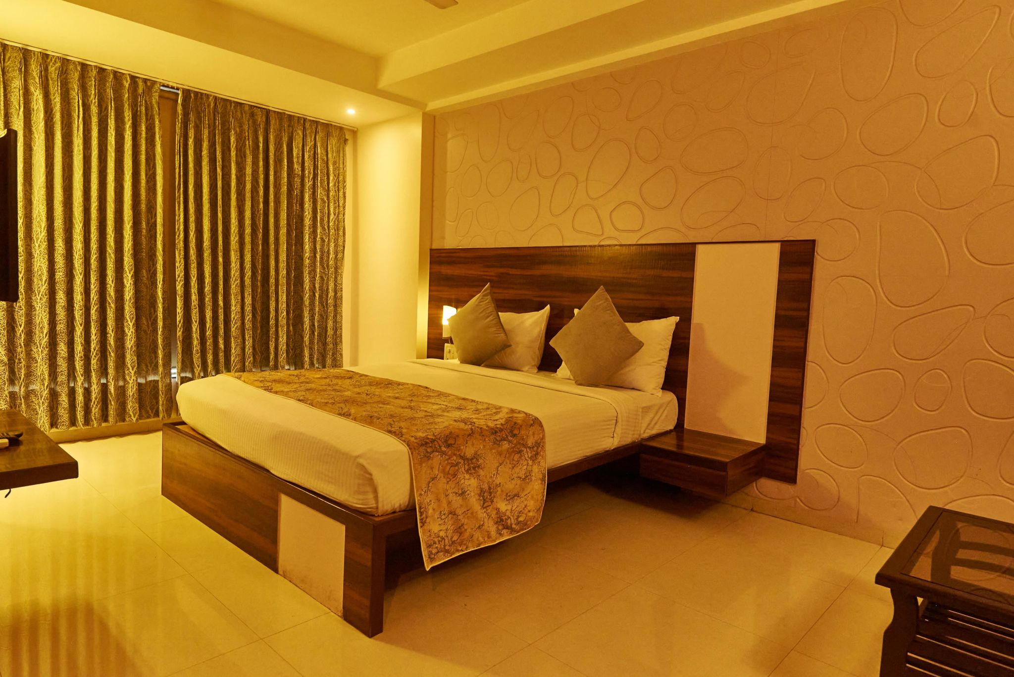 Hotel G-Square Shirdi Double Bed Executive Room AC 4