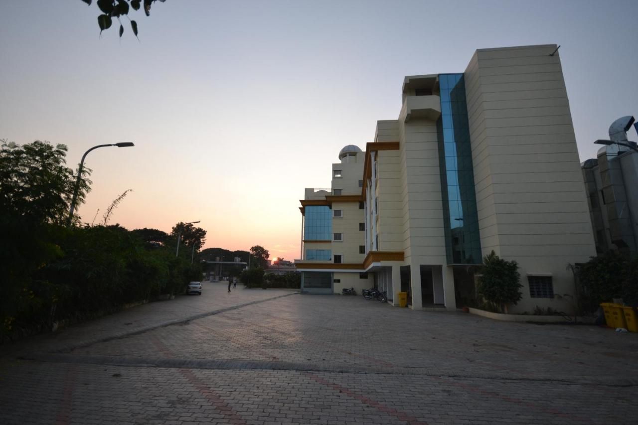 undefined Hotel City Heart Shirdi 8