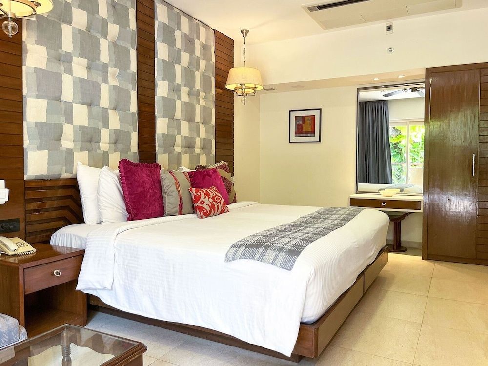 Acron Waterfront Resort Courtyard Room 12