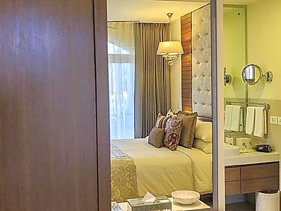 Acron Waterfront Resort Riverside Room 20