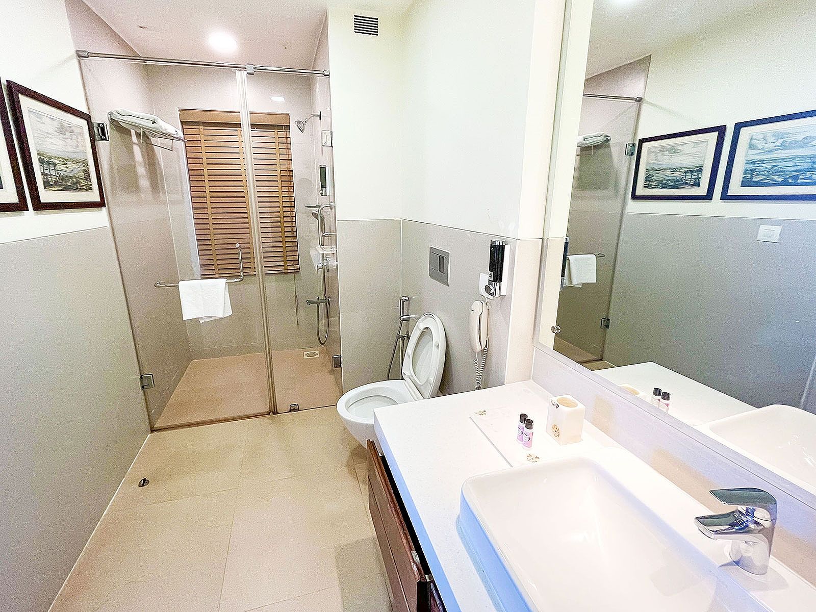 Acron Waterfront Resort Riverside Room 19