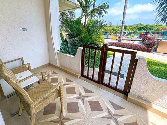 Acron Waterfront Resort Riverside Room 15