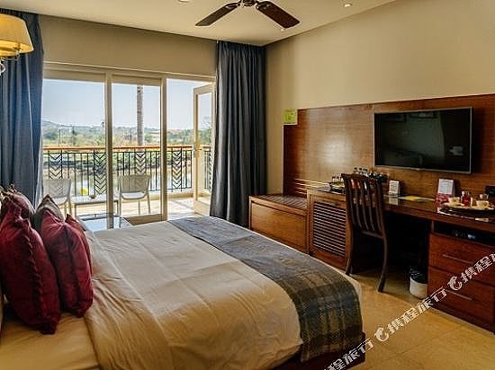 Acron Waterfront Resort Riverside Room 4