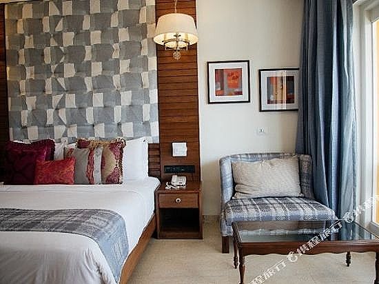 Acron Waterfront Resort Riverside Room 3