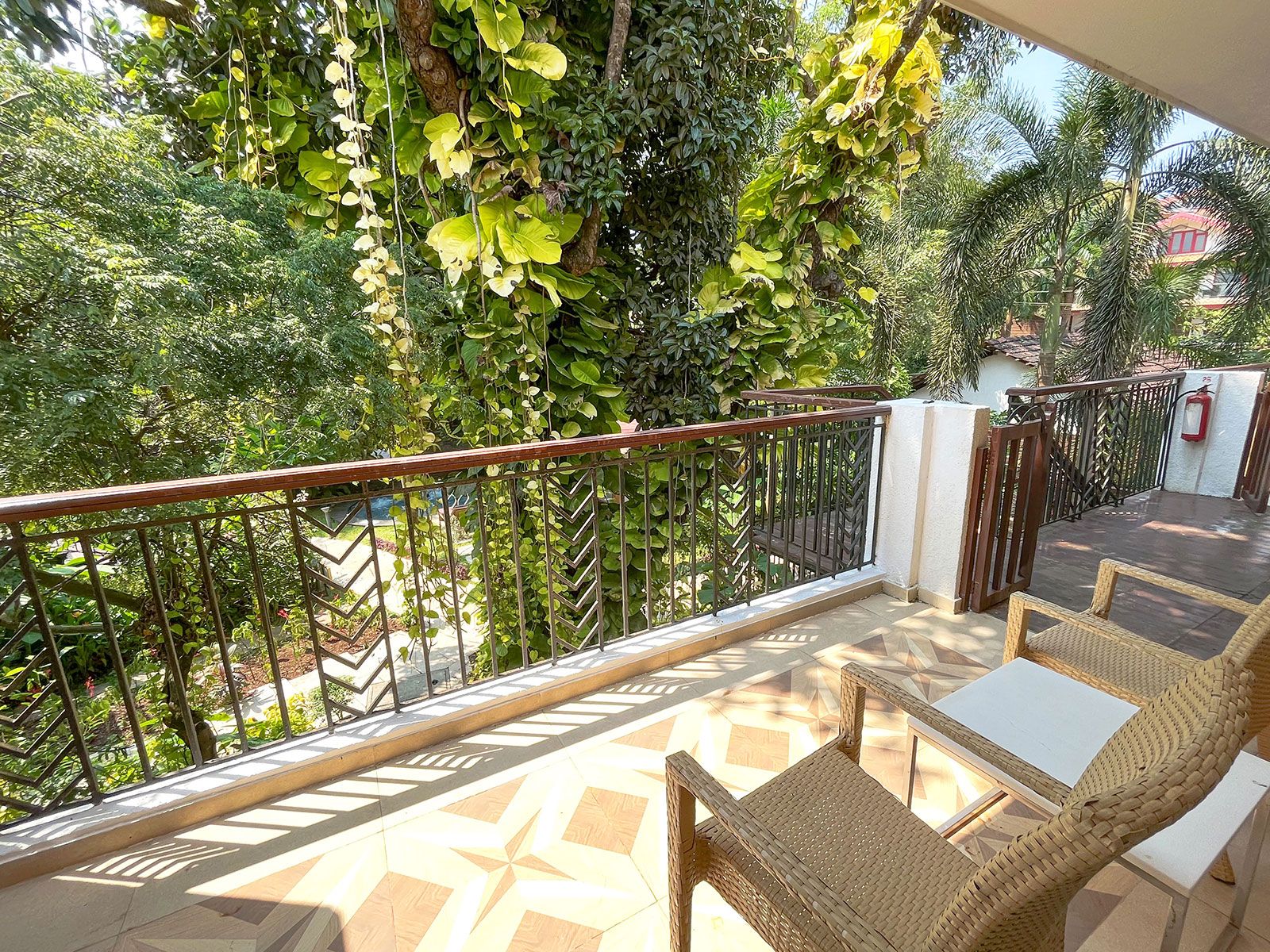 Acron Waterfront Resort Courtyard Room 13
