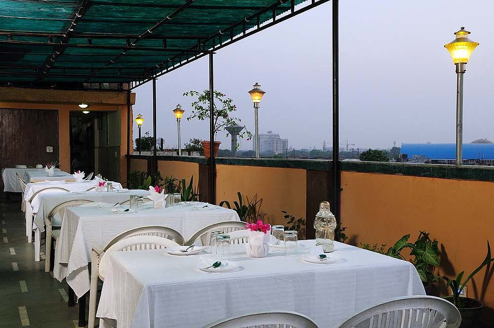 Food & Dining