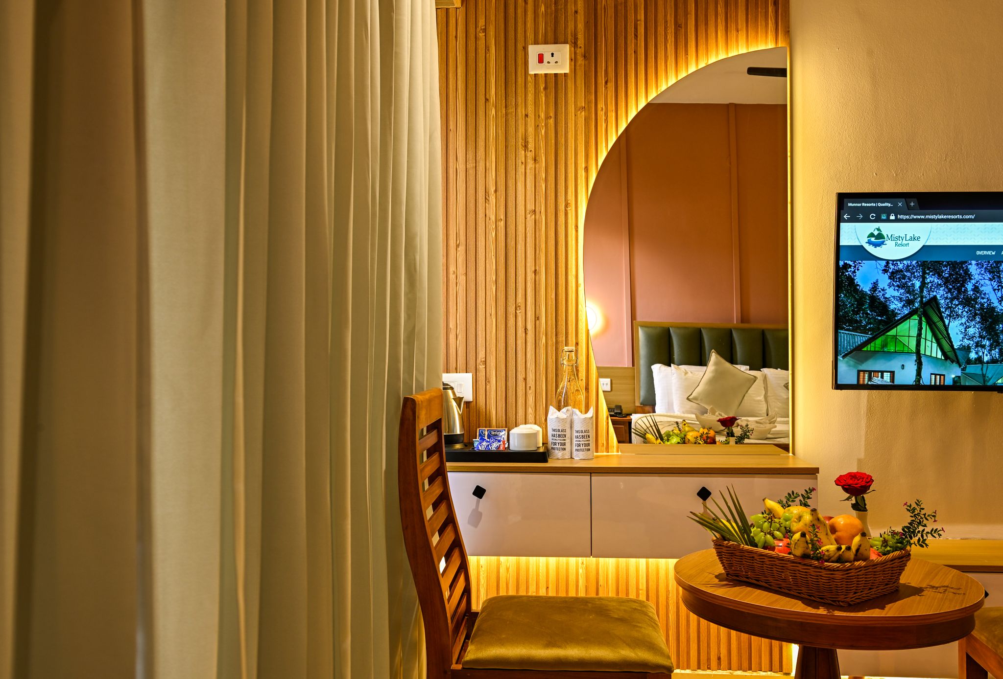 Misty Valley View Suite