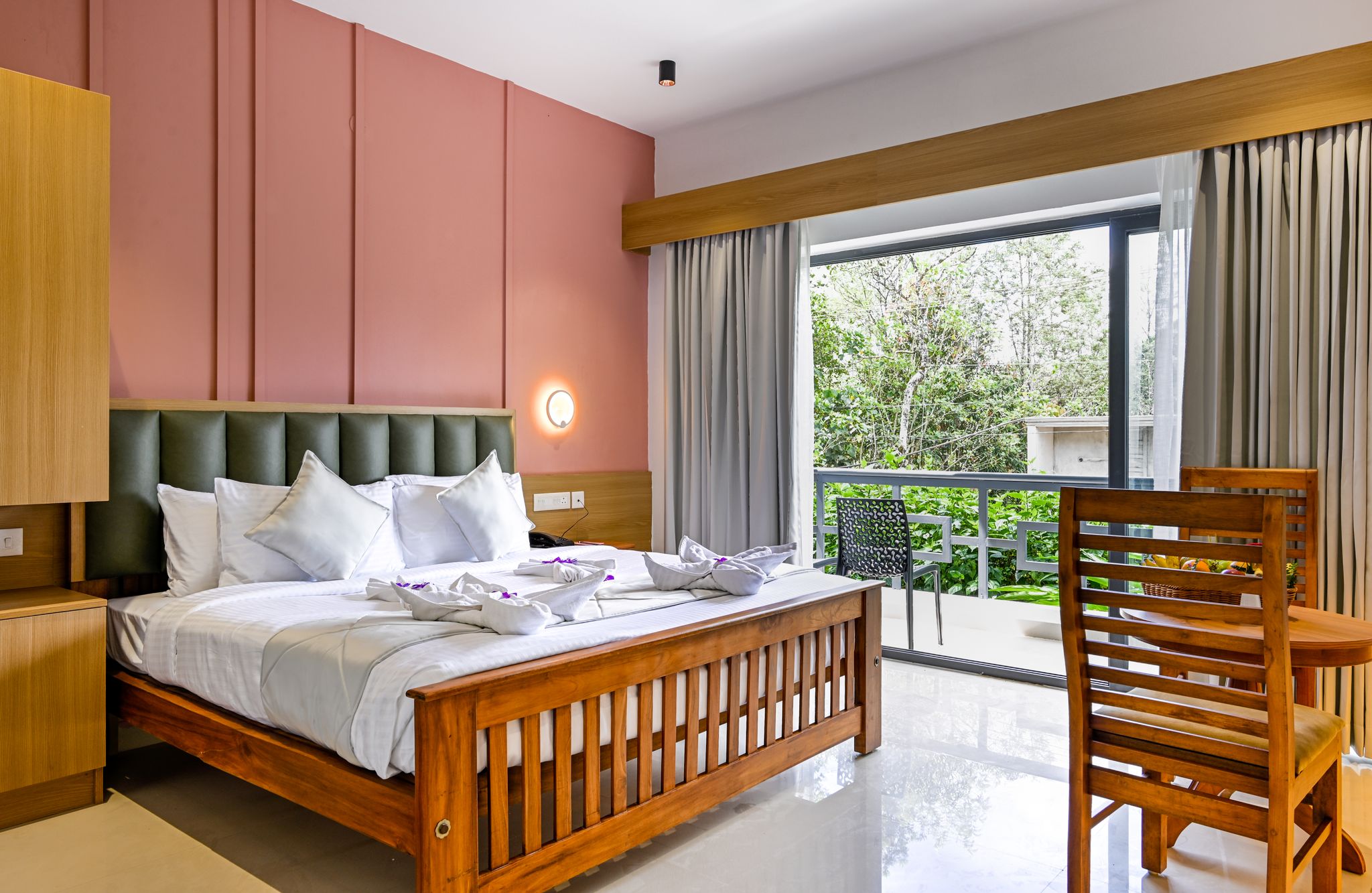 Misty Valley View Suite