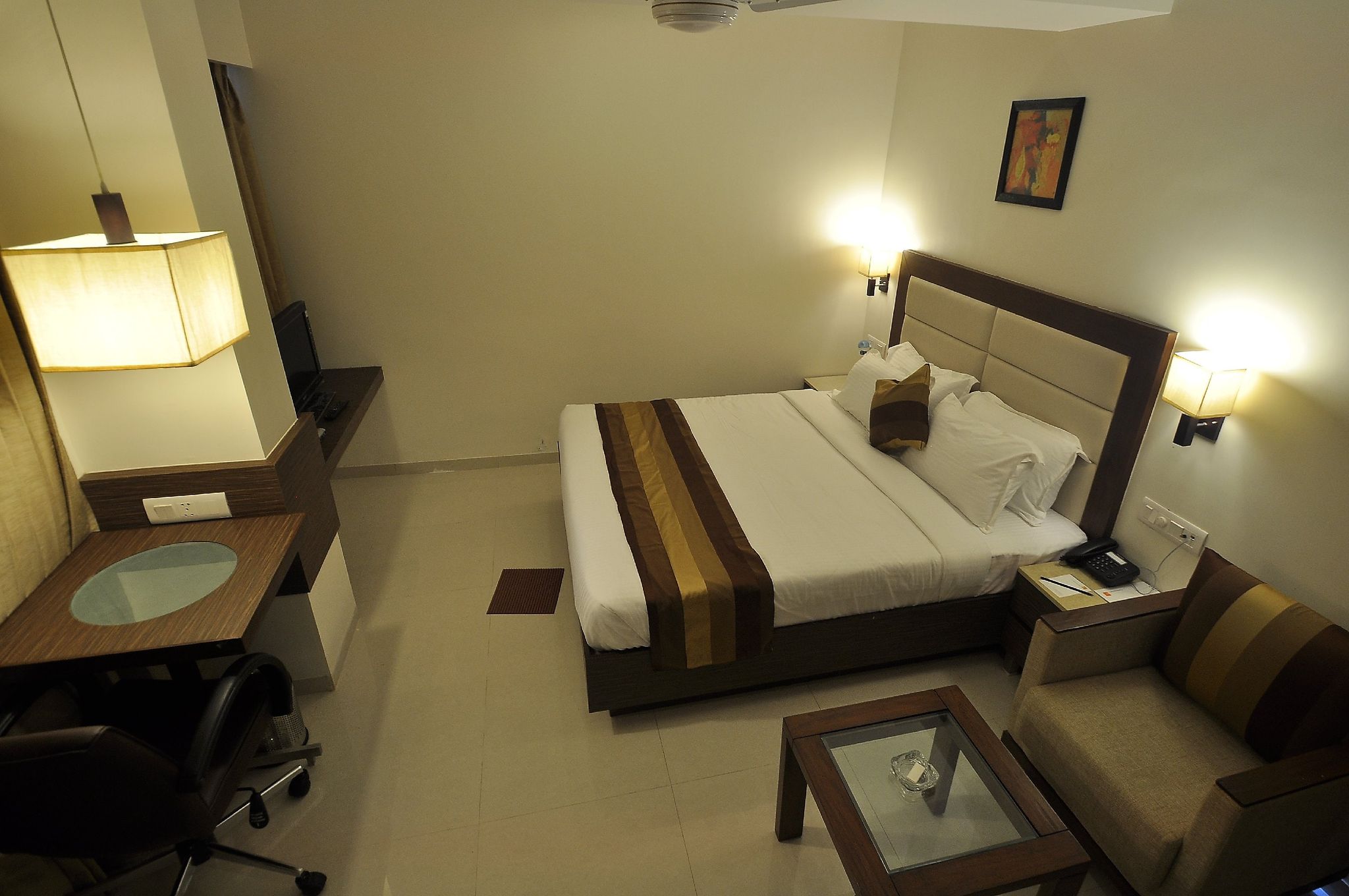 Hotel Le Grande Residency Executive King Bed Room (Unmarried couples and locals are not allowed) 4