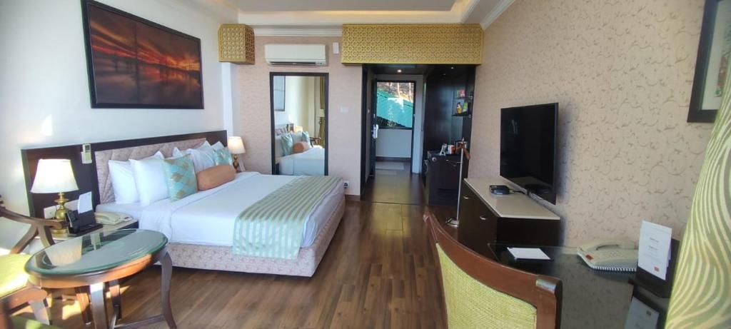 Fortune Park Moksha - Member ITC Hotel Group Deluxe Room, 1 Queen Bed (Deluxe Room) 3