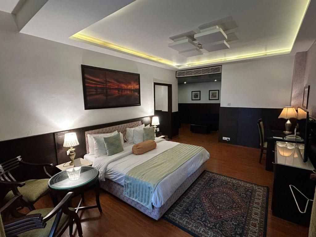Club Single Room Adhoc