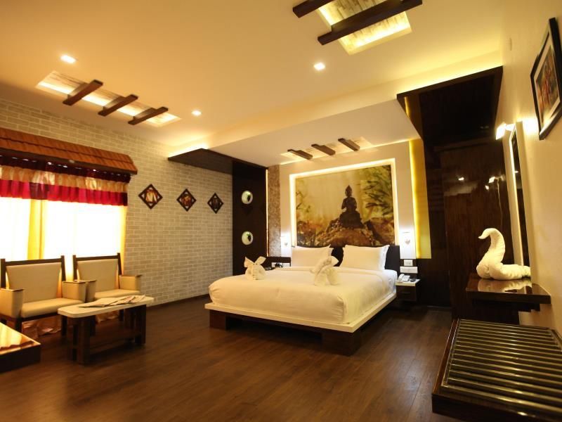 Single Room with Queen Bed