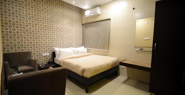 Hotel Royal Residency Deluxe Room 4