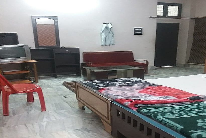 Teerth Guest House Teerth Deluxe Double Room 6