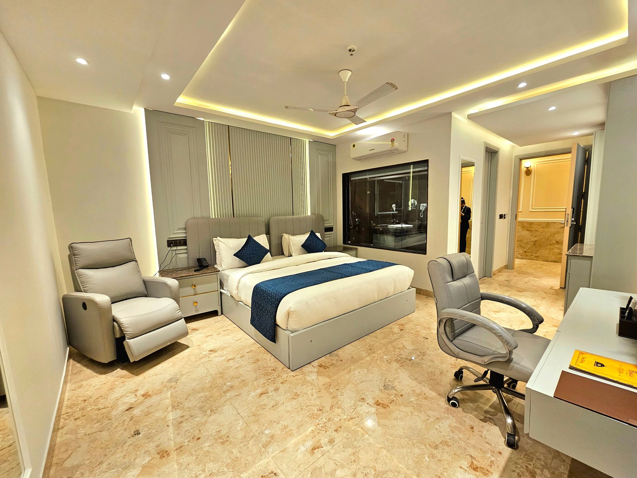 Suite Room