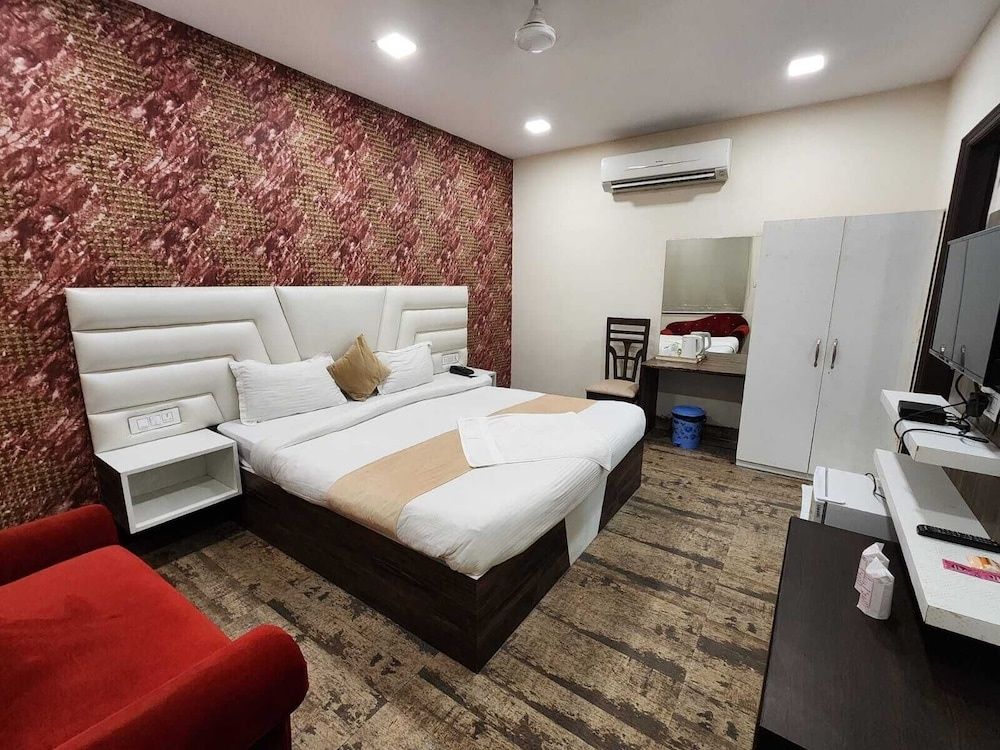 Hotel Mandakini Royale Executive Room 3