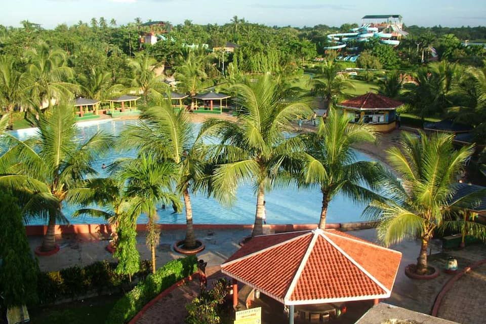undefined Aquatica Water Theme Park and Resort 2
