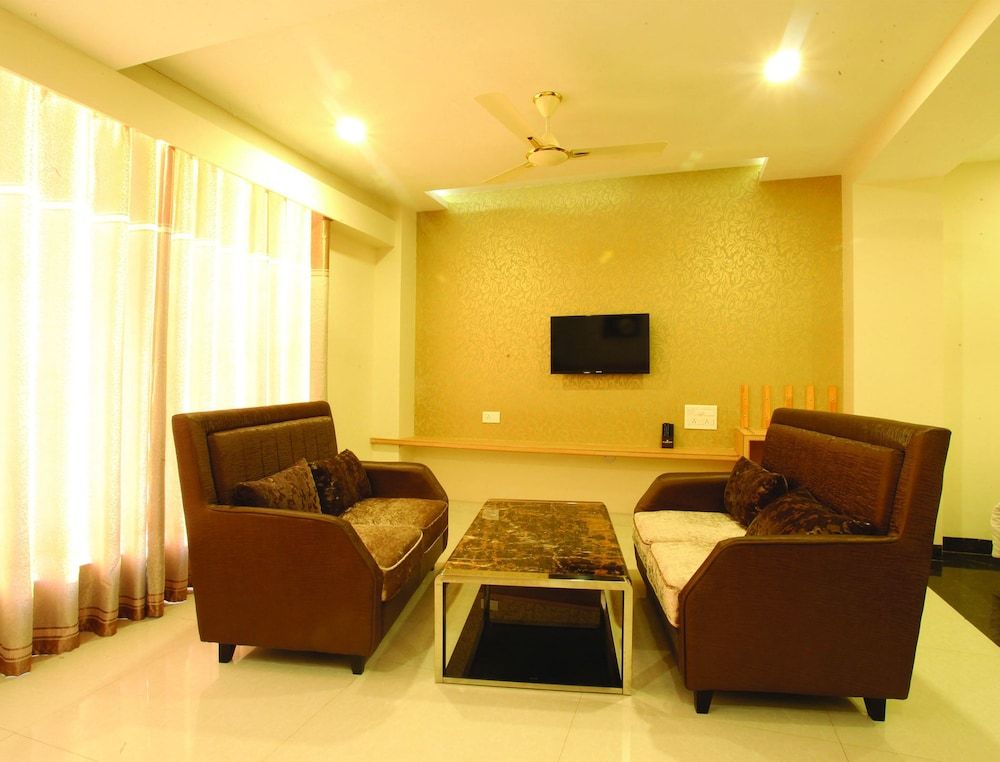 Wingston A Treehouse Hotel- Goverdhan Deluxe 10