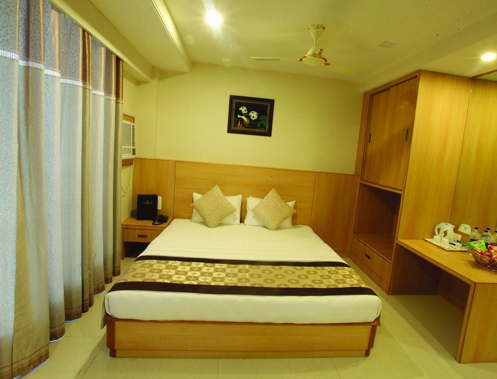 Wingston A Treehouse Hotel- Goverdhan Deluxe 6