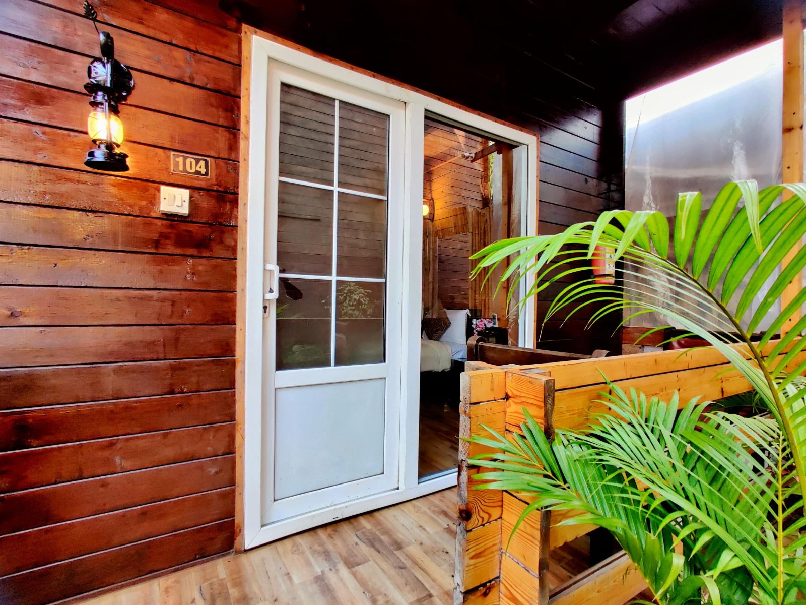 Deluxe Swiss Cottage