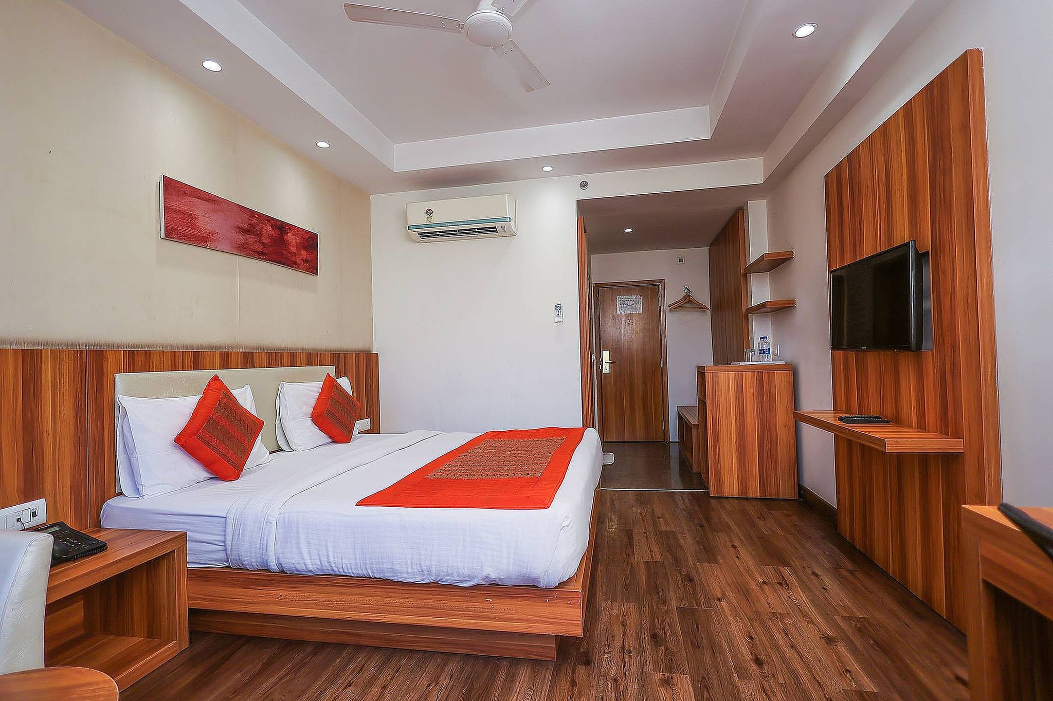 Le Roi Udaipur Golden Premium with Balcony