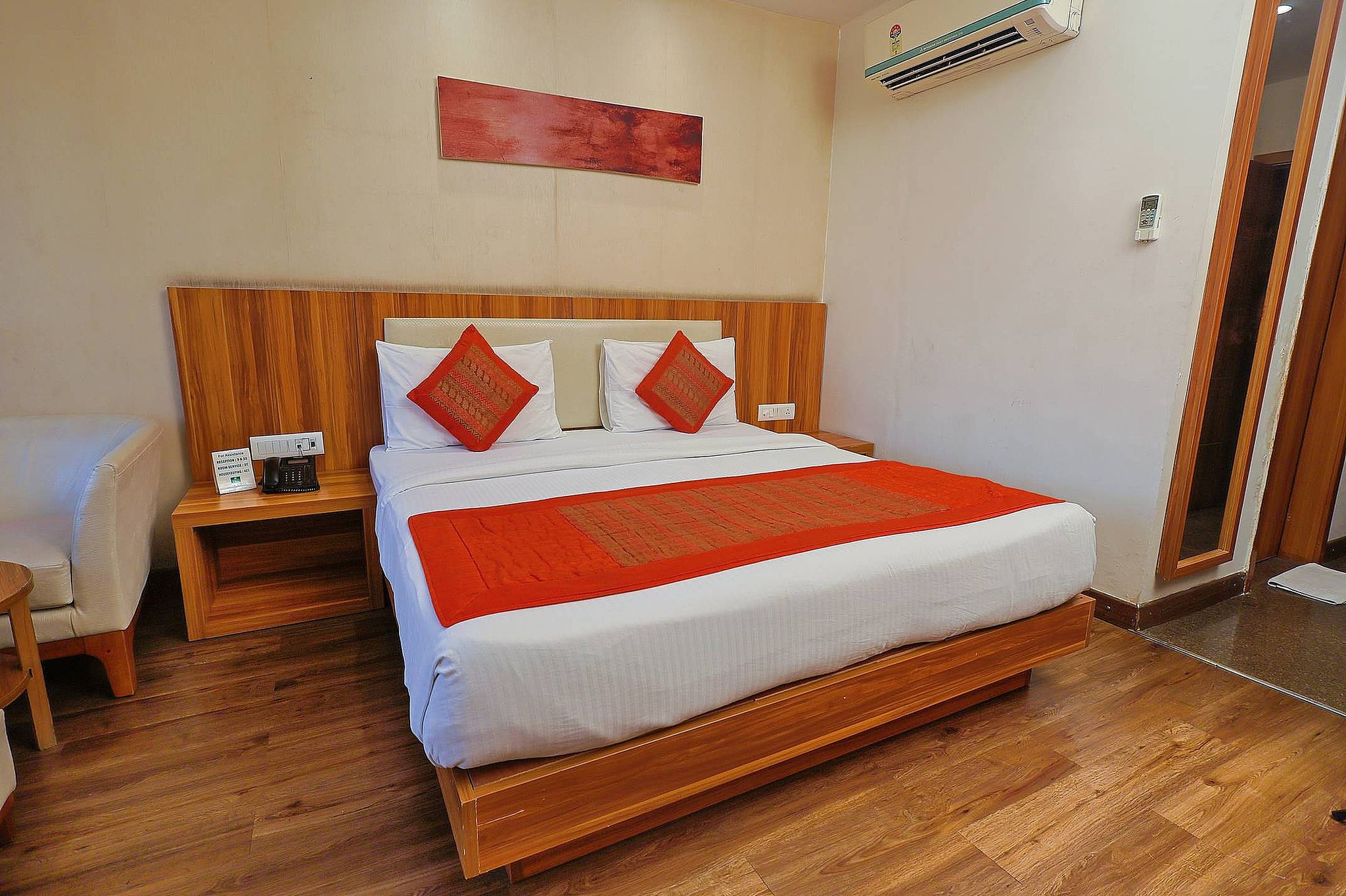 Le Roi Udaipur Golden Premium with Balcony 5